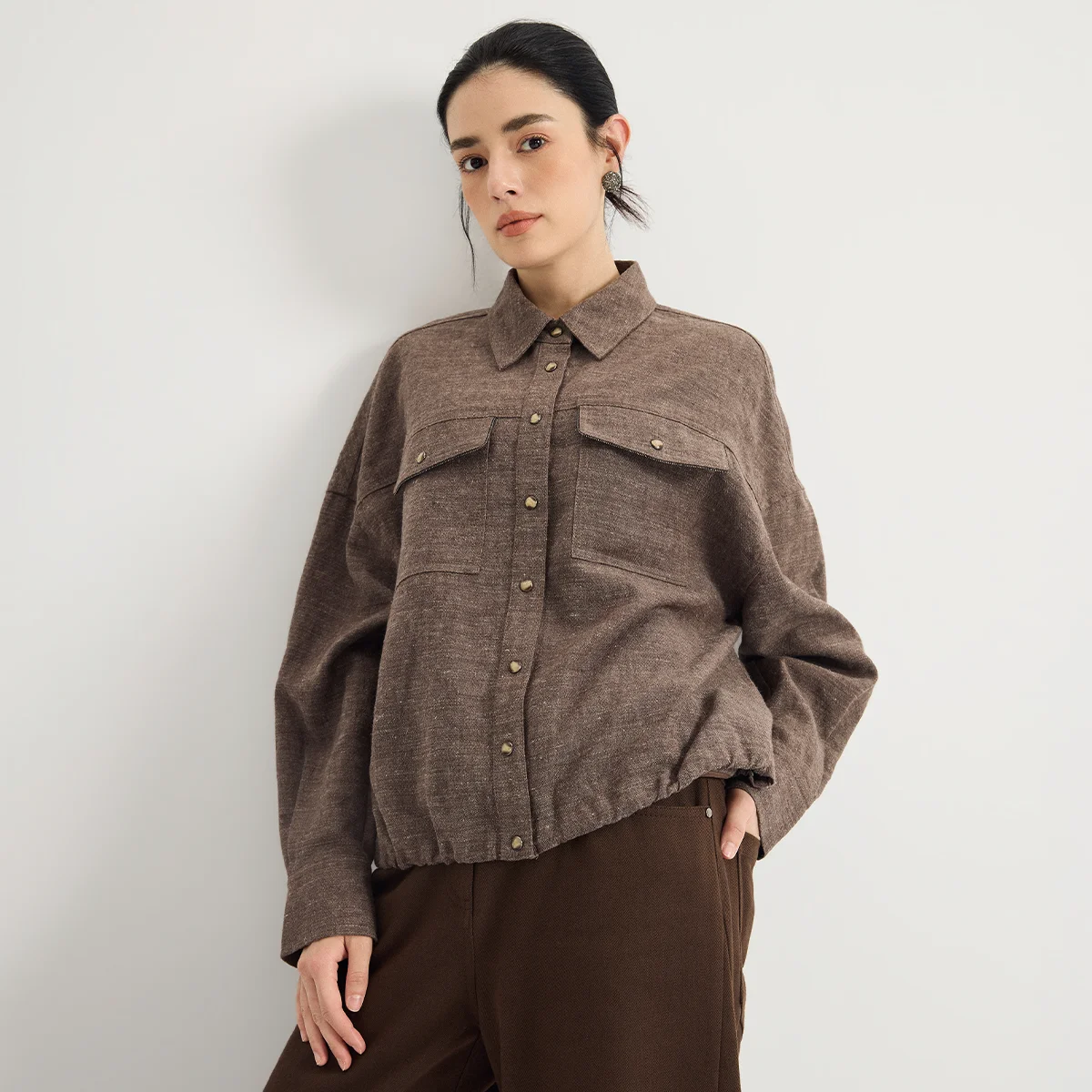 KT7623901 Women's Linen Wool Blend Overshirt Spread Collar Flap Pockets Snap Button Drawstring Hem Old Money Early Autumn Fall