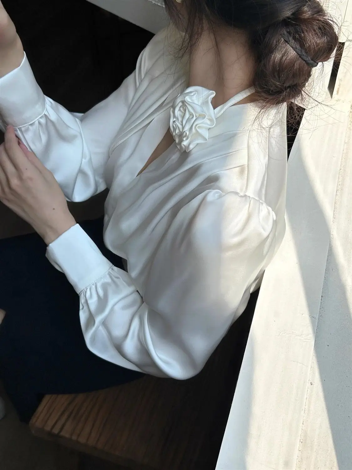 

Korejpaa French Style Shirts Women Satin Korean Fashion V-neck Hanging Top Temperament Simple Solid Elegant Blusa Feminina