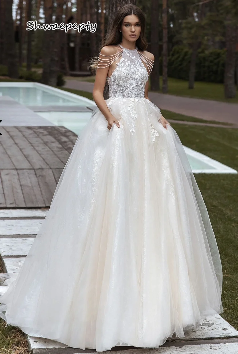 

Beading Off Shoulder Boho Wedding Dress Lace Appliques Halter Neckline Sleeveless Boho Bridal Gown Customized