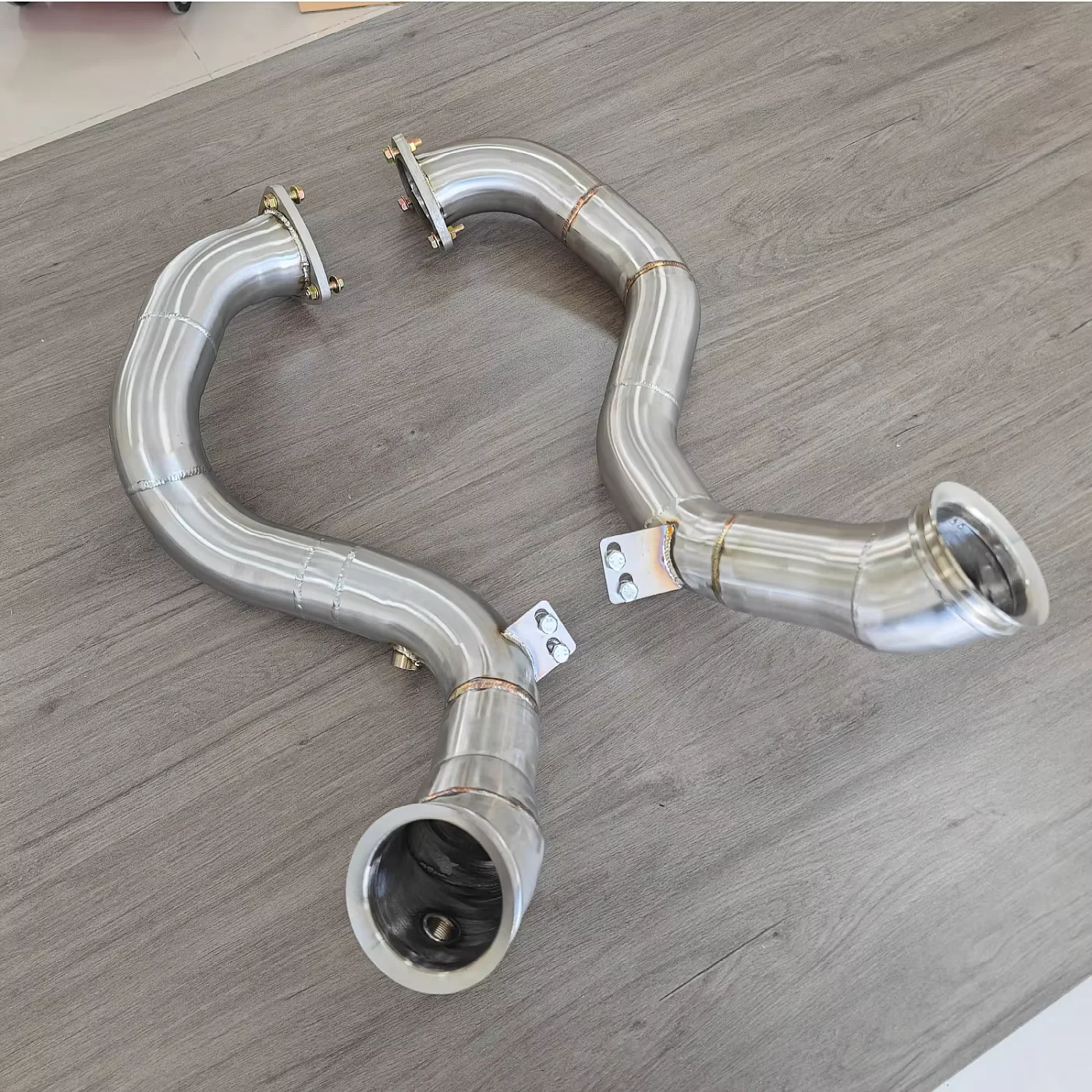 

ForContach High Quality Racing Exhaust Downpipe For Aston Martin Vantage Coupe 4.0T Head Section Exhaust Pipe