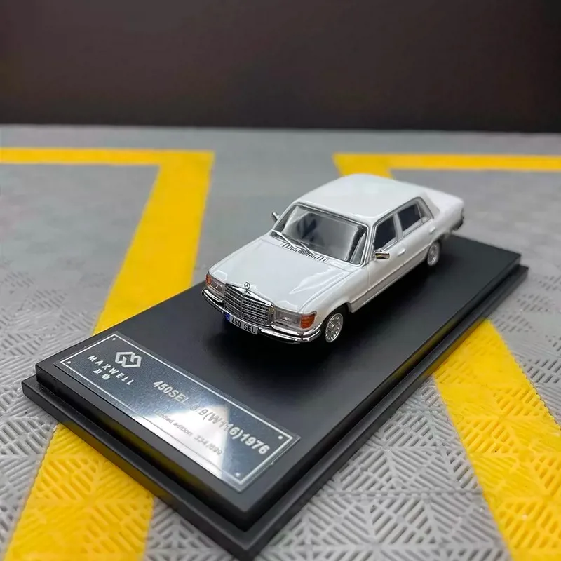 1:64 Scale 450SEL W116 Alloy Car Model Ornament