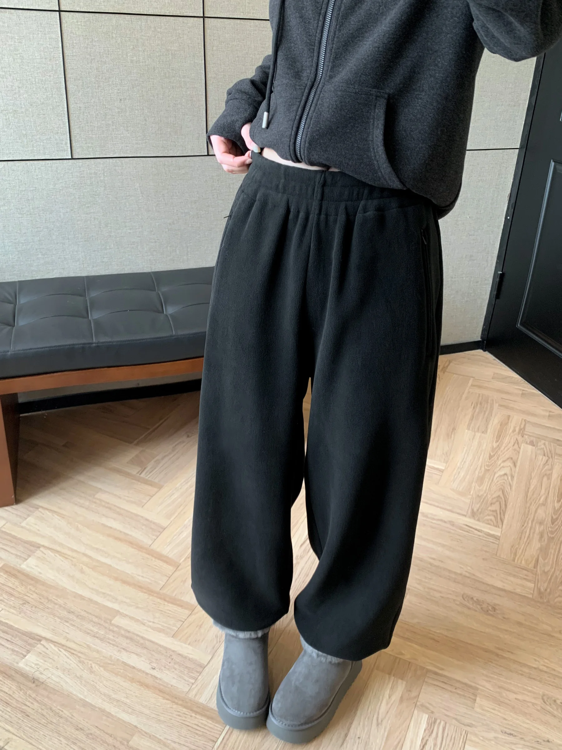 

Женские свободные утепленные прямые брюки HVIVI Fce: повседневные, зимние, теплые, широкие, спортивные, для похудения