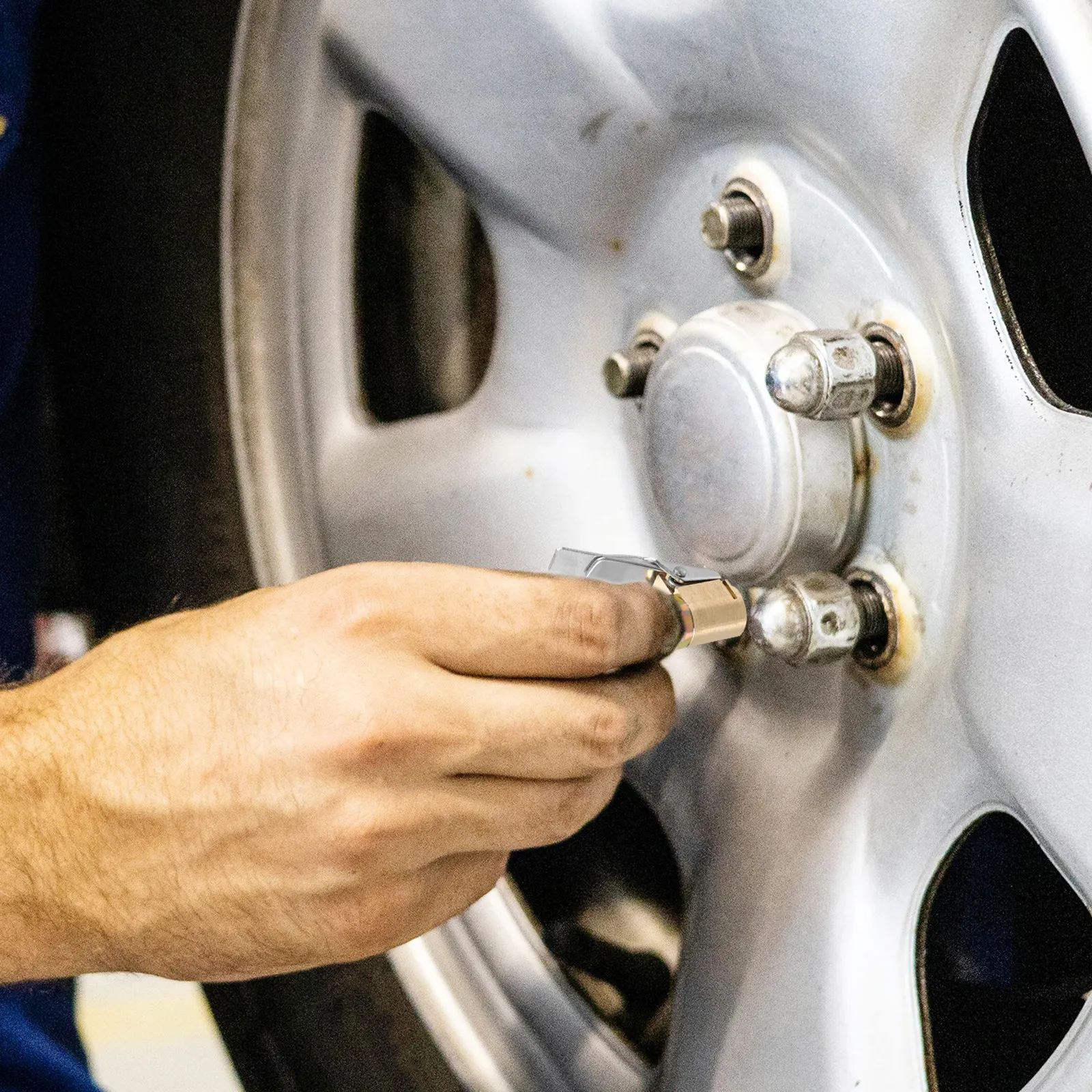 2Pcs Tire Inflator Nozzle Clips Locking Air Chuck Quick Connect Tire Inflation Accessory for Car Tires Air Compressor