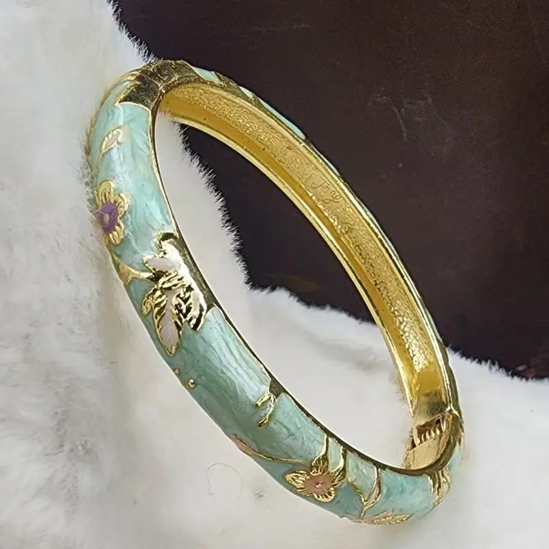 Pulseras Vintage con textura de Metal de Color esmaltado para mujer, brazaletes elegantes de lujo con patrón de flores, regalos clásicos de joyería para fiesta y boda