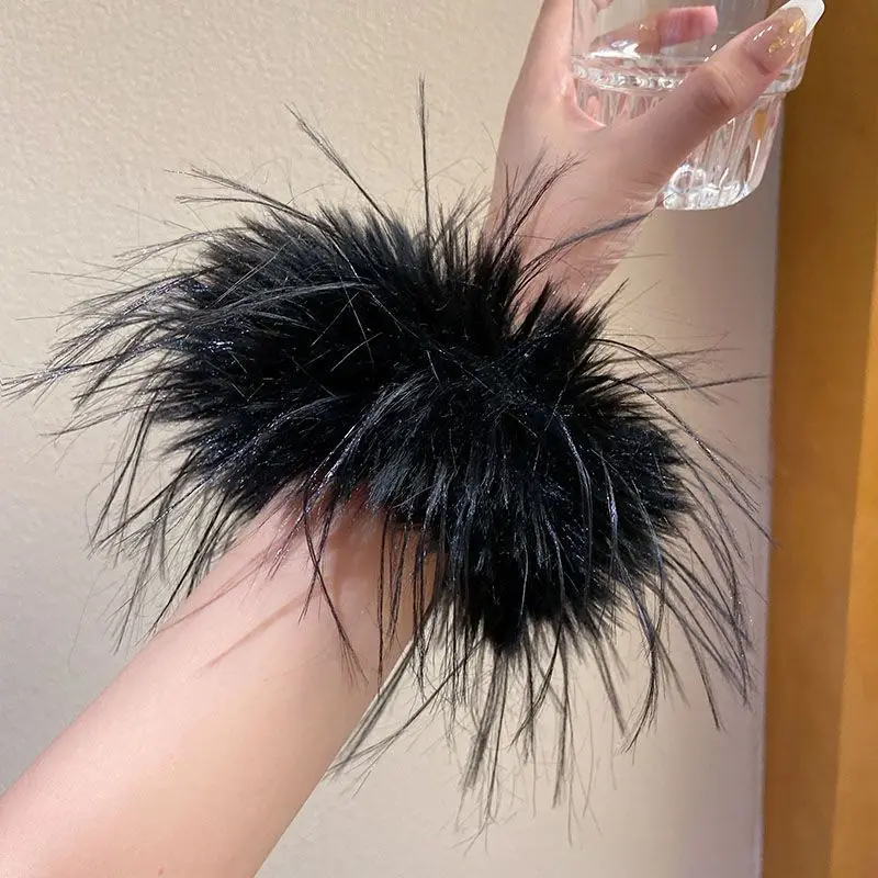 13cm Ethereal Feather Bracelet for Wedding Favors Furry Lightweight Wrist Accent Wristband Plush Elastic Feather Cuff Bracelet