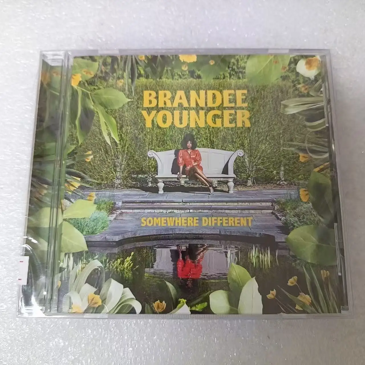 

JAZZ Brandee Younger Somewhere Inffer Европейская и американская версия Музыкальный компакт-диск Альбом Музыкальная запись Косплей Walkman Автомобильный саундтрек