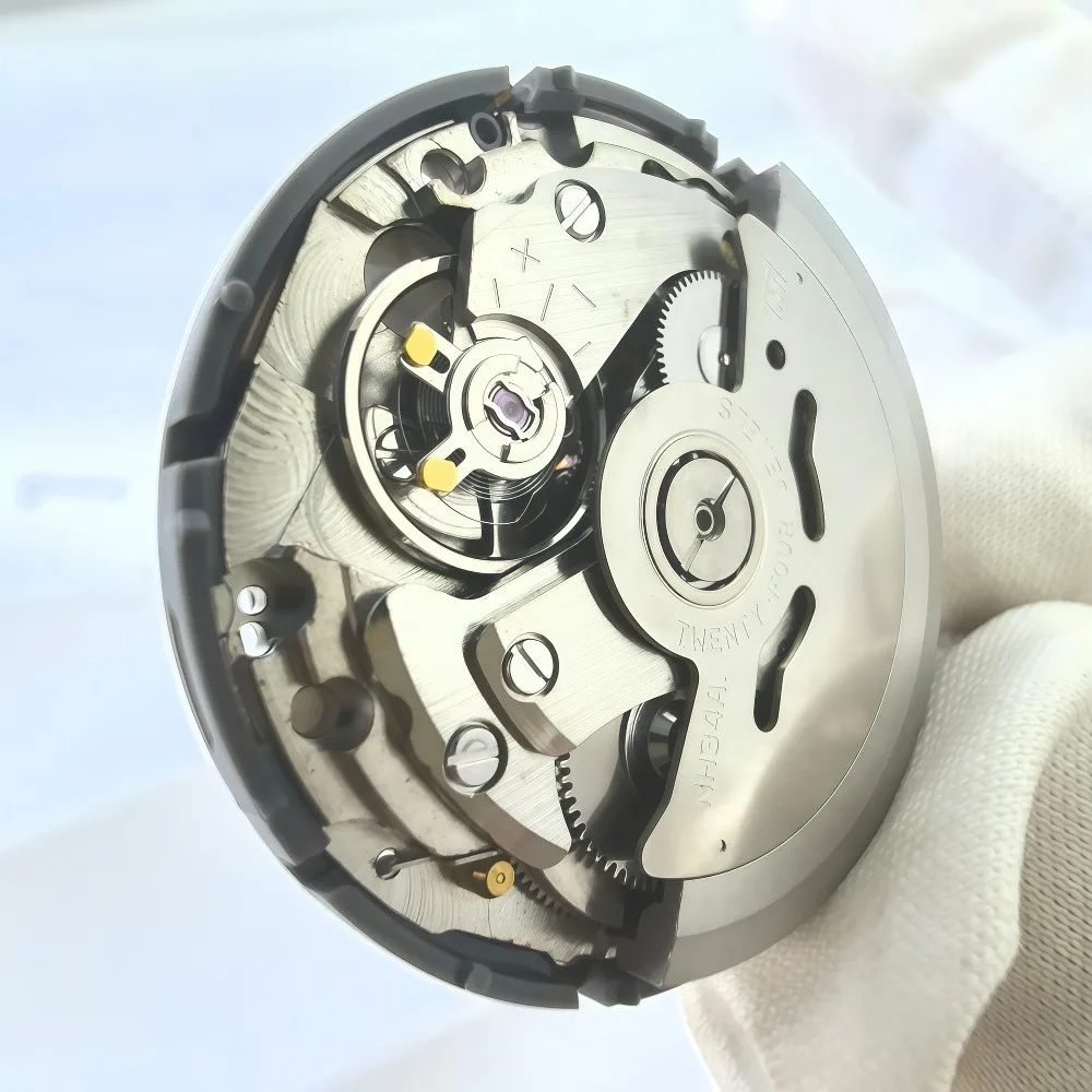 GMT NH34 Automatic Mechanical Movement White 3H Date Wheel High Precision 24 Gemstones NH34A 24H Dial GMT Function