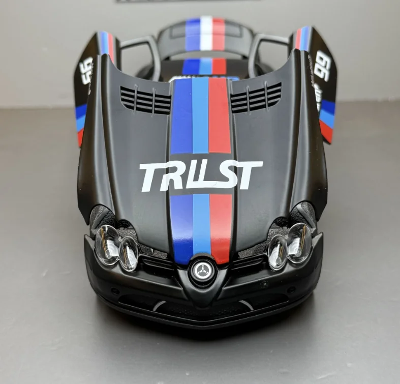 

1: 24 Da Ben SLR Simulation Alloy Sports Car Model Sound and Light Return Toy Car Collection Ornament