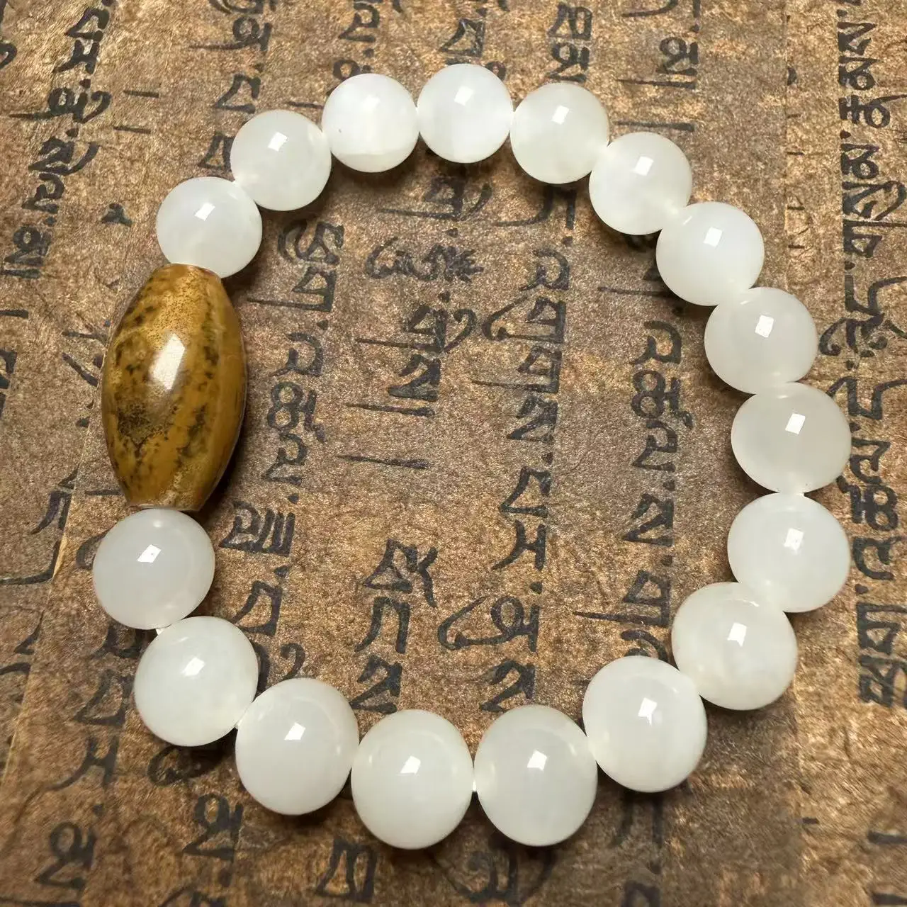 Rare natural Tibetan Old AgateMongolian DZi Hotan Jade Calcified  1 Eye totem Bead Amulet bracelet 10mm 22x13mm