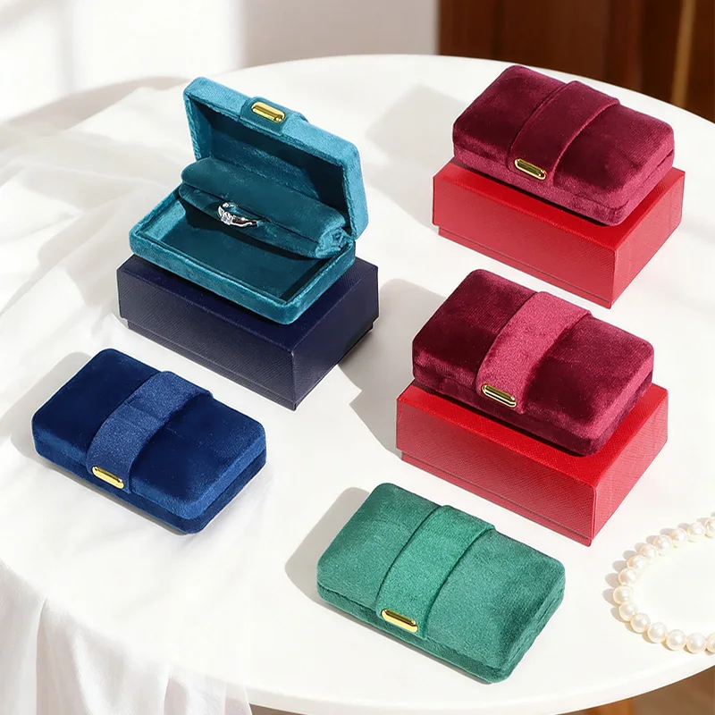 

Mini Velvet Jewelry Box with Metal Buckle Portable Ring Holder for Wedding Proposal, Bridal Gift & Daily Use Travel Organizer