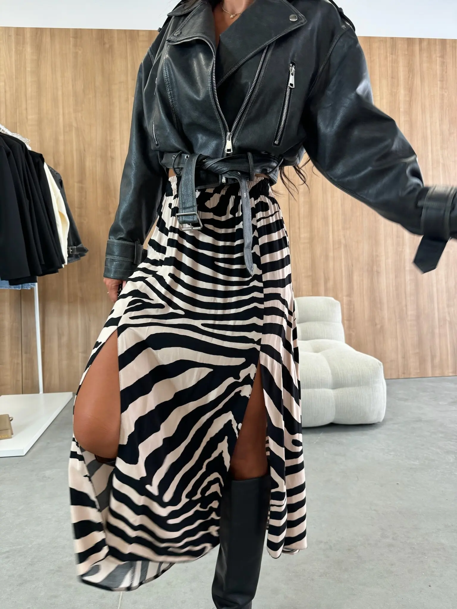 Women's Leopard Print High Waist Midi Skirt with Side Slit A-line Flowy Long Skirt Casual Chic Streetwear
