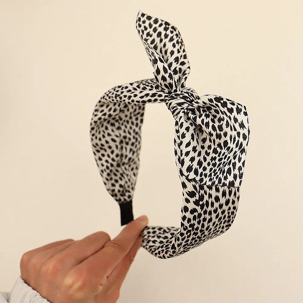 Нескользящая повязка для волос, 1 шт., широкая повязка на голову с животным принтом и зубцами для женщин, уход за лицом, черный, хаки