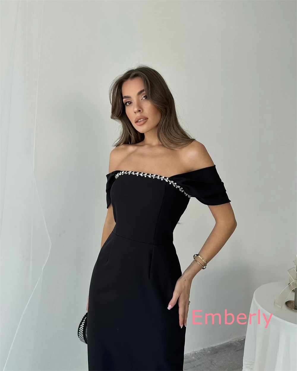 カスタマイズされたクラシックブラックジャージーイブニングドレスフォーマルボートネックオフショルダーノースリーブパーティードレスモダンセレブドレス