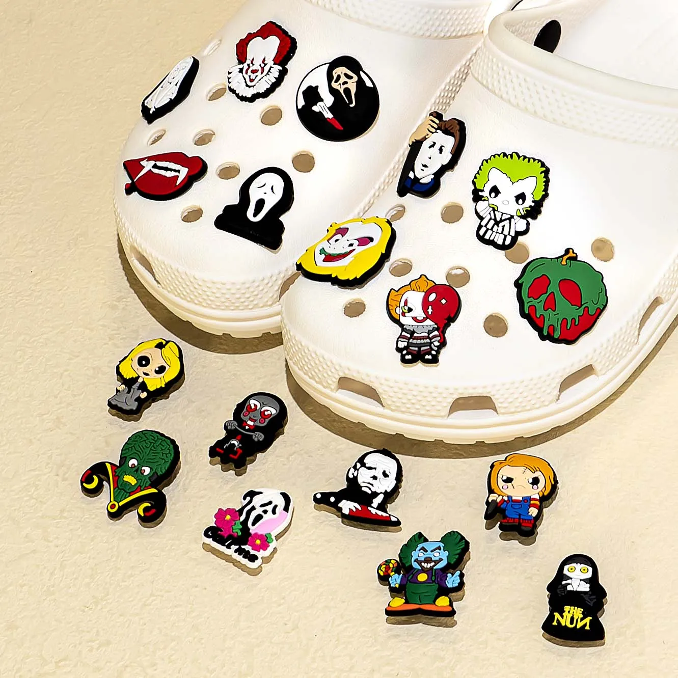 Random Horror Movies PVC Shoe Charms for Women Men Vintage Shoe Decorations Pins for Kids Favor Gifts Clog Buckles Wristbands