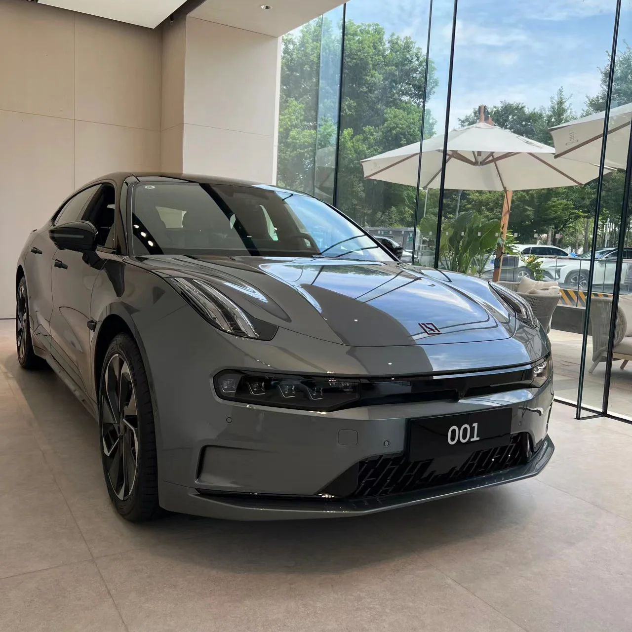2023 ZEEKR 001 YOU 100KWH Samochód elektryczny CLTC 656KM 4-kołowy samochód elektryczny ZEEKR 001 Nowy pojazd energetyczny