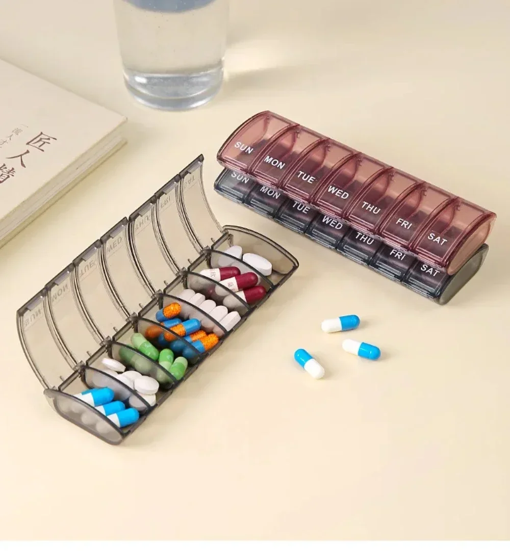 Pillendose für 7 Tage, Medikamentenbox, Wöchentlicher Pillenorganizer für Vitamine, Fischöle, Nahrungsergänzungsmittel und Medikamente für Reisen und Arbeit – Detail 13