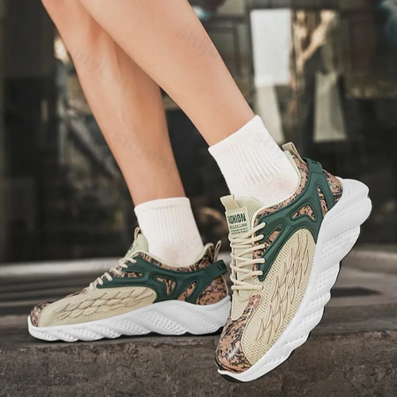 

Новинка лета 2024, трендовая мужская модная повседневная спортивная обувь, дышащая удобная обувь с сеткой на толстой подошве, низкие кроссовки на платформе