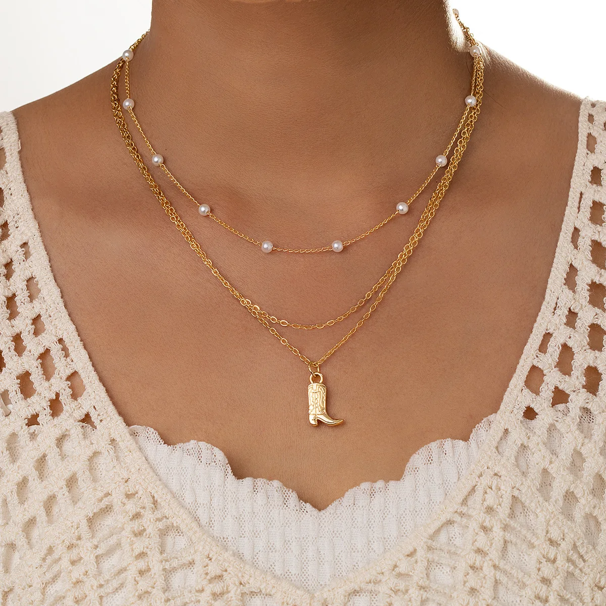 

1Pcs/Set New Western Cowboy Style Boots Creative Design Pendant Necklace, Fashion Imitation Pearl Multi-Layer Necklace Woman