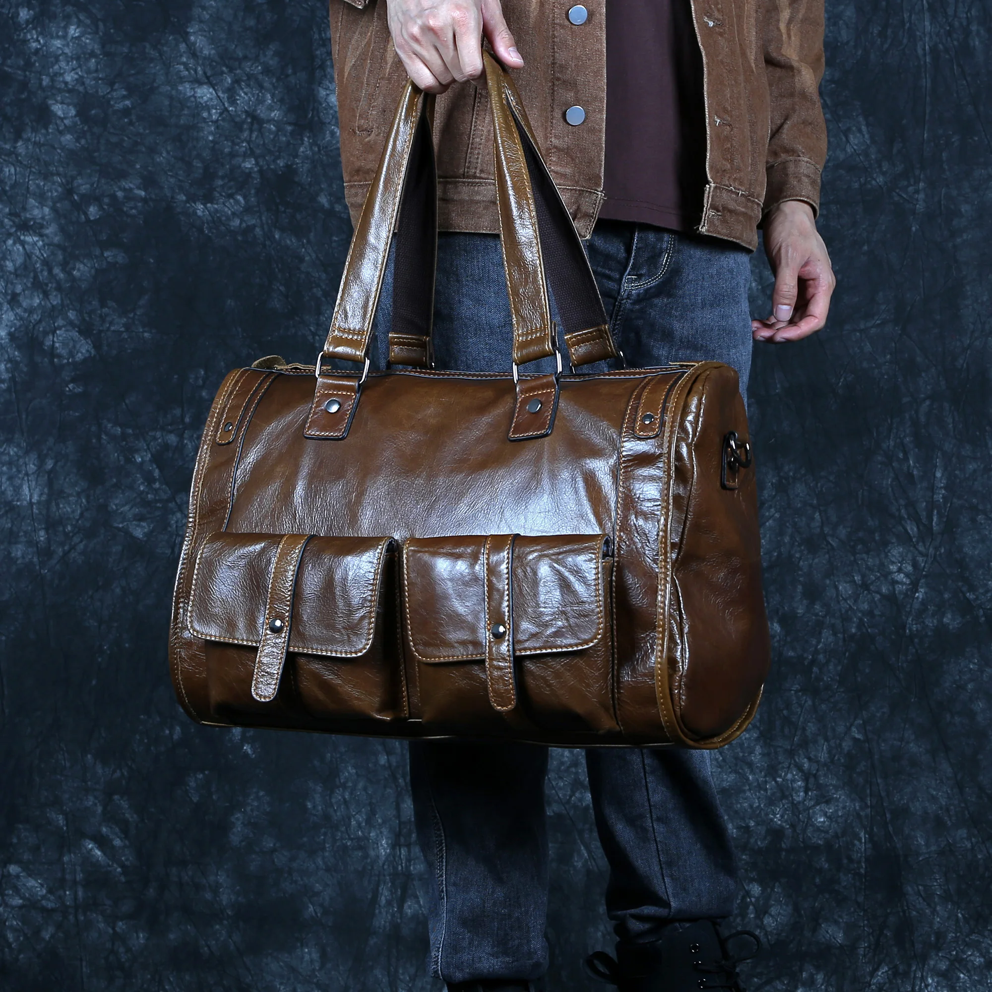 

Men's Leather Travel Baottop Layer Cowhide Handbag Premium Oil Wax Leather Shoulder Crossbody Bag Large Capacity Computer Bag