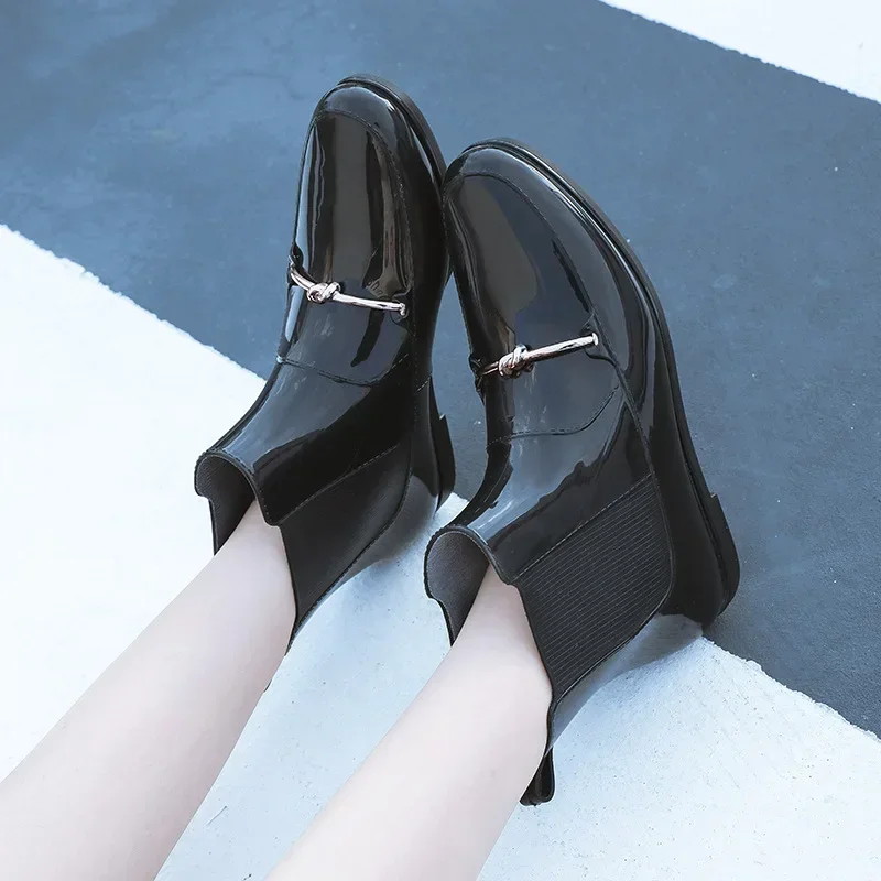 รองเท้าบูทกันฝนผู้หญิงมีแบรนด์ใหม่สำหรับผู้หญิง, รองเท้าบูทแฟชั่นยางรัดข้อเท้ากันน้ำรองเท้าบูทสั้นส้นต่ำพื้นหนาลำลอง