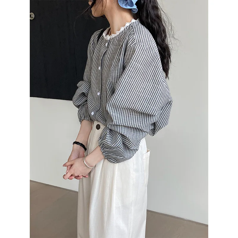 Retro Artistic Lace Collar Checkered Shirt for Women, Japanese Loose Round Neck Doll Shirt, Long Sleeved Top