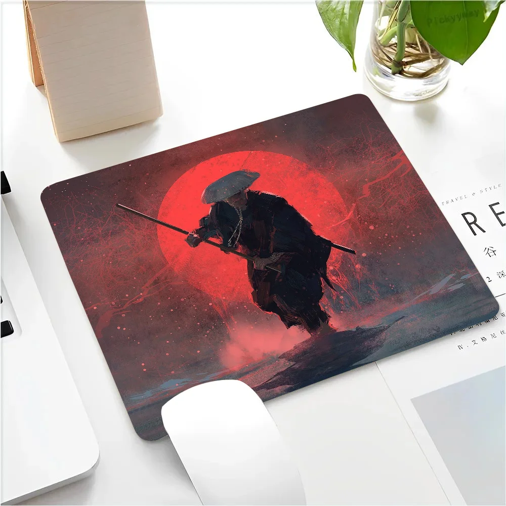 Moon Samurai Mousepad Small LockEdge Mouse Pad For Gamers Computer Desk Pad Rectangular Anti-slip Rubber