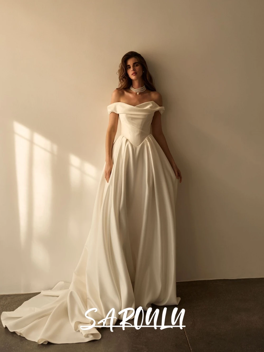 

Luxury Satin A Line Wedding Dress Classy Off Shoulder Bridal Gown With Long Train Customized Fashionable Princess Bride Wear