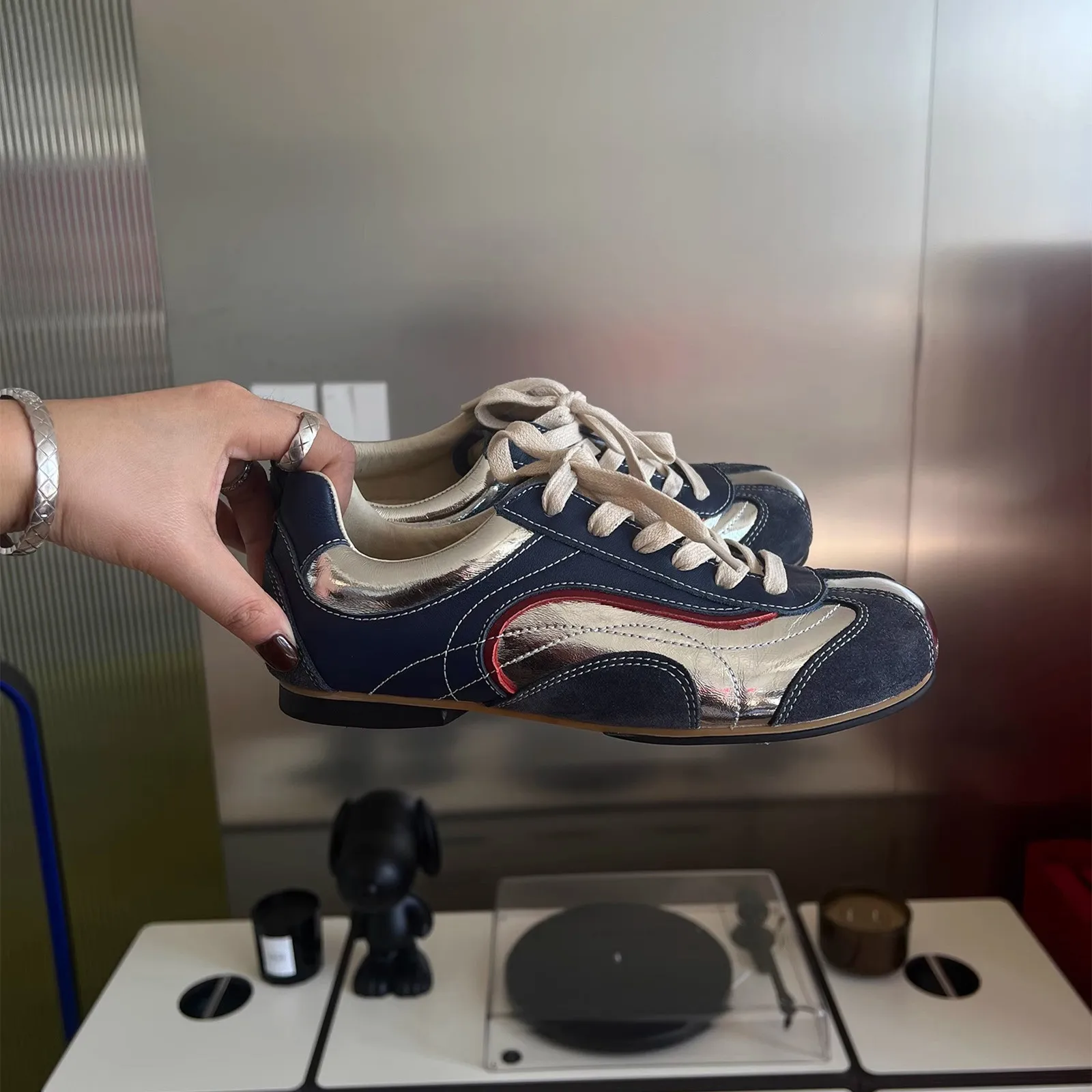 Tenisowe sznurowane buty turystyczne trampki wiązane na krzyż wygodne buty na płaskiej podeszwie damskie wysokiej jakości buty sportowe damskie