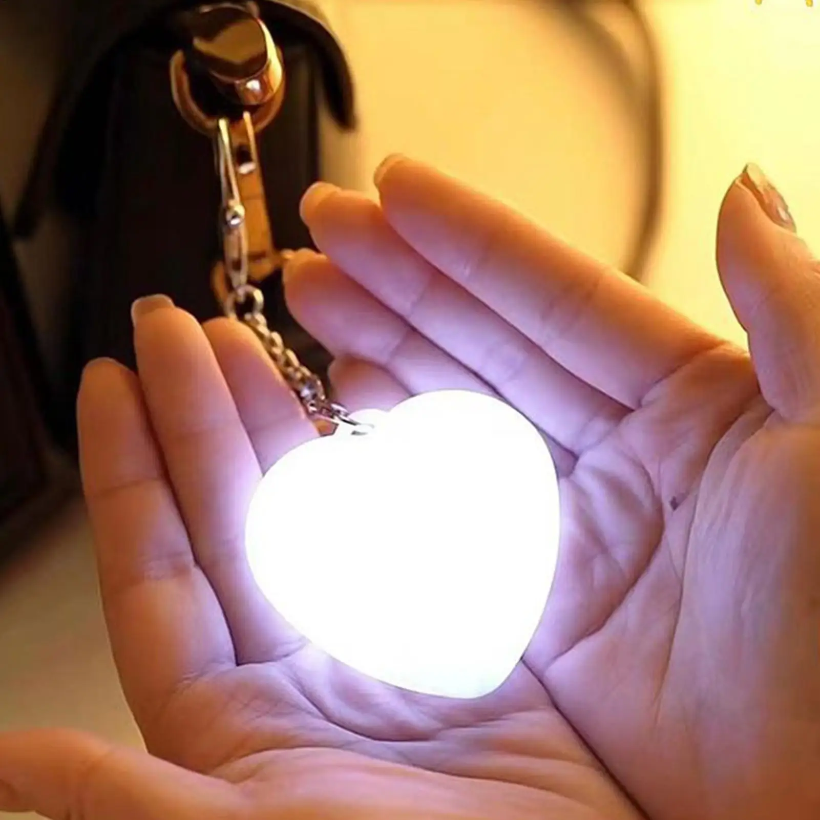 Rechargeable LED Purse Light Wallet Lamp Heart Shape Touch Sensor Night Finding Light for Evening Travel Event Keychain Gift