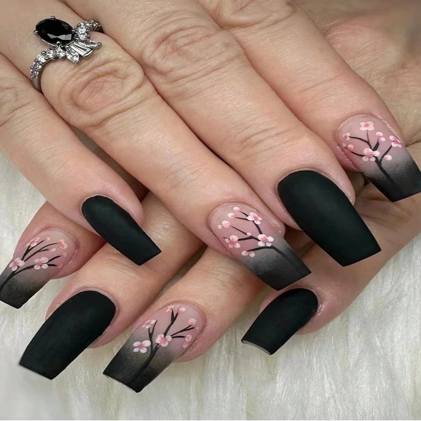 24 pièces fleur de prunier faux ongles rectangulaire faux ongles conception noir dégradé Nail Art artificiel acrylique Nail Art couverture complète Nai