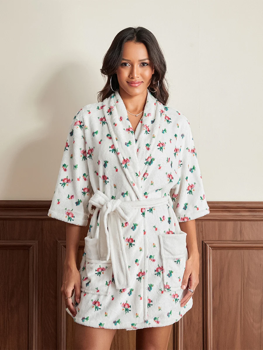 เสื้อคลุมขนปุยสำหรับผู้หญิงเสื้อคลุมแขนยาวคลุมไหล่ Sablon Bunga ผลเชอร์รี่น่ารักคอปกชุดคลุมตัวยาวผ้ากำมะหยี่ขนยาวผ้าคลุมสปากิโมโนพร้อมเข็มขัด