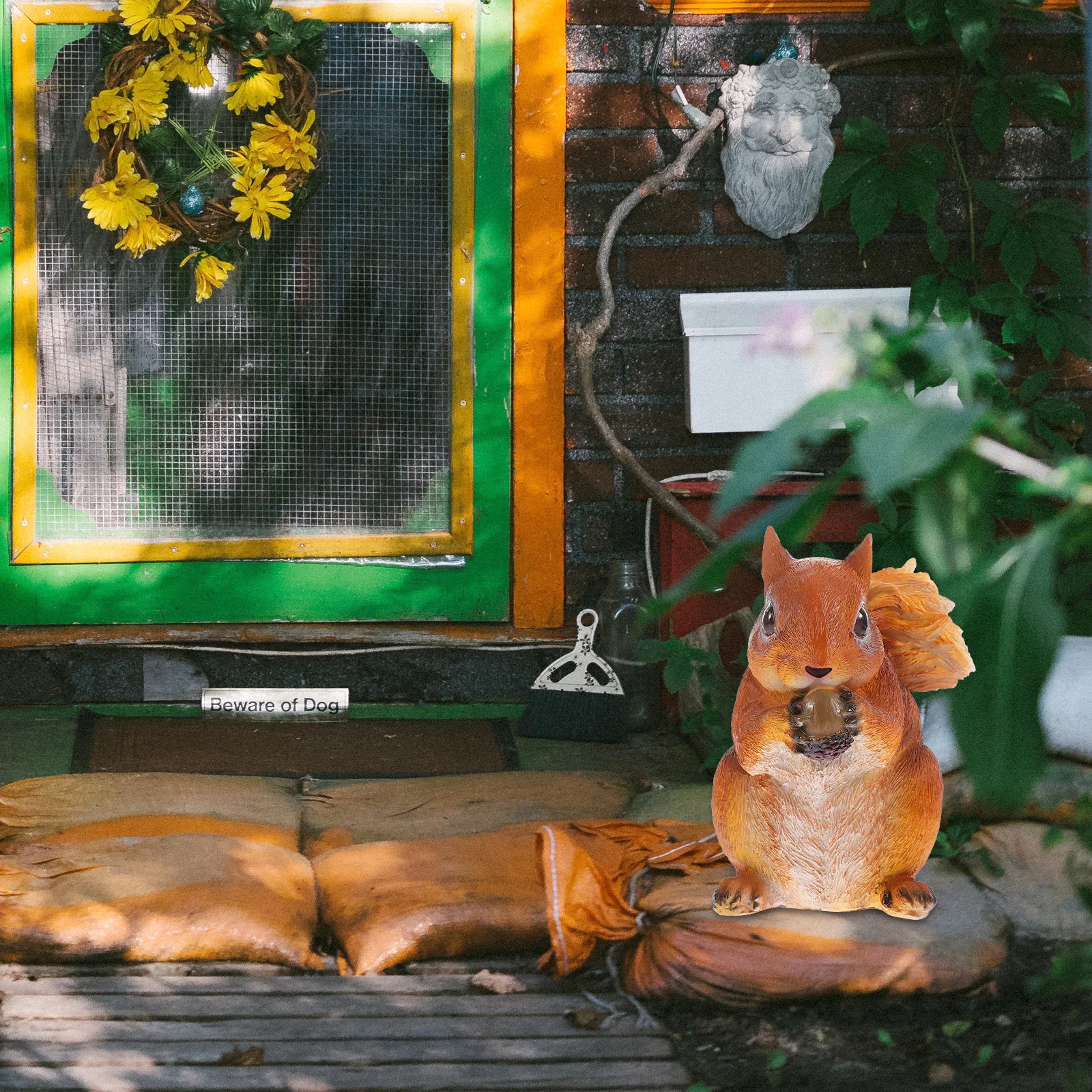 

Squirrel Statue Mini Statues Outdoor Decoration Figurine Sculpture Ornament Realistic