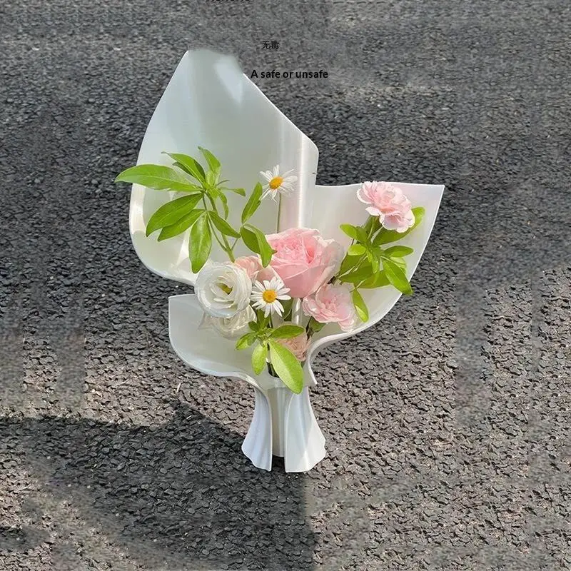 Modern Art Nordic 3D Printed Flower Vase Irregular Shape Desktop Ornament Decorative Flower Pot for Home Office Table Display U