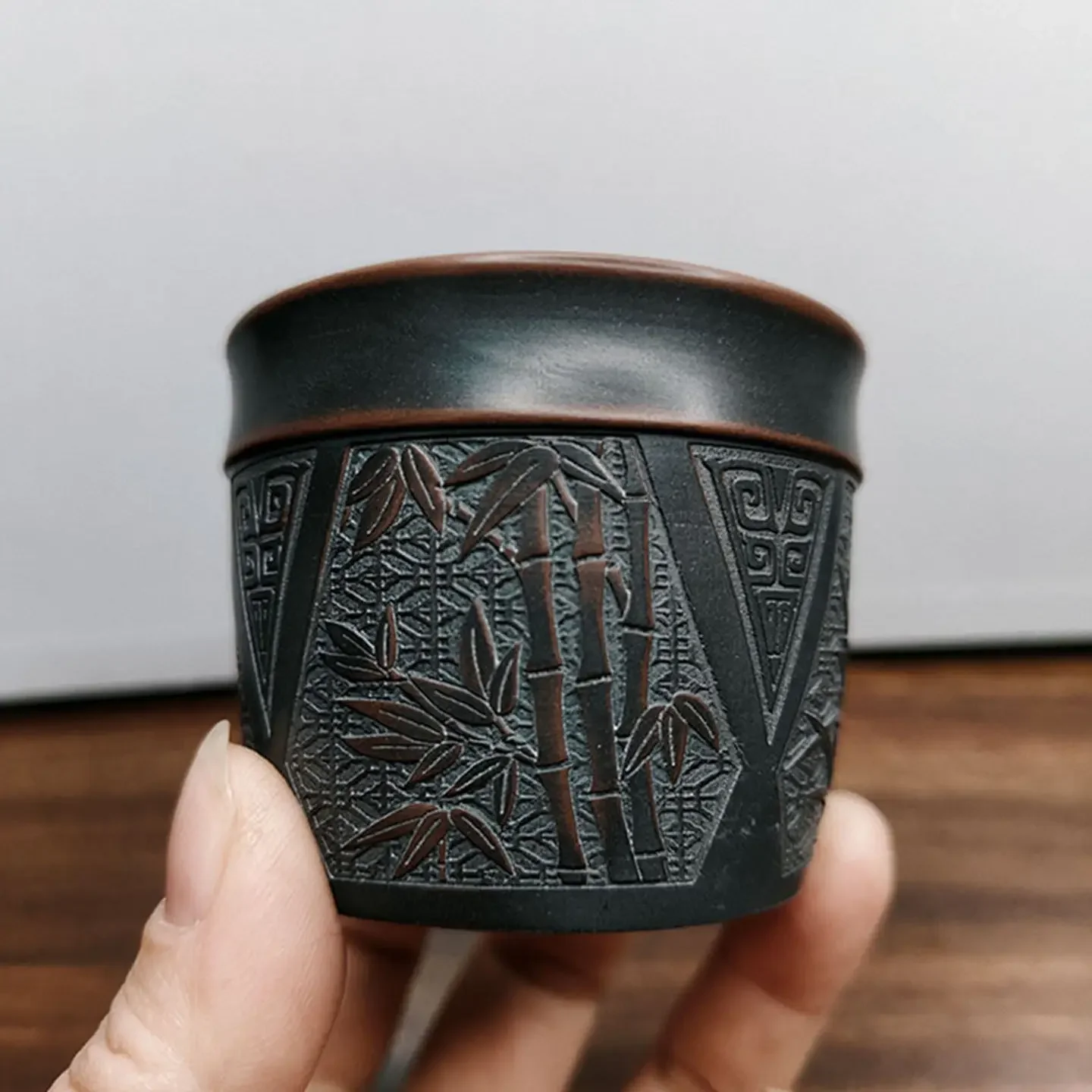 Qinzhou Nixing pottery hand-carved Meilan bamboo chrysanthemum drinking tea cup single tea supplies ceramics
