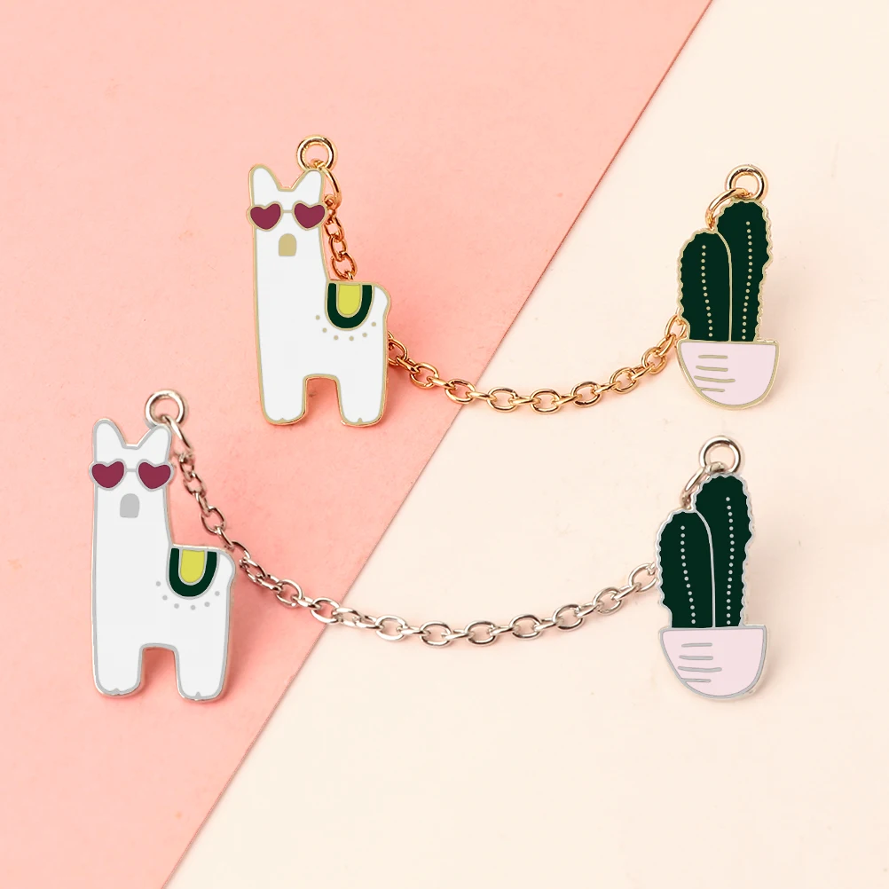 Broches creativos de dibujos animados de Alpaca y Cactus, Pin esmaltado de animales y plantas, pines de solapa para mochila, insignia vaquera, joyería de moda, regalos para niños