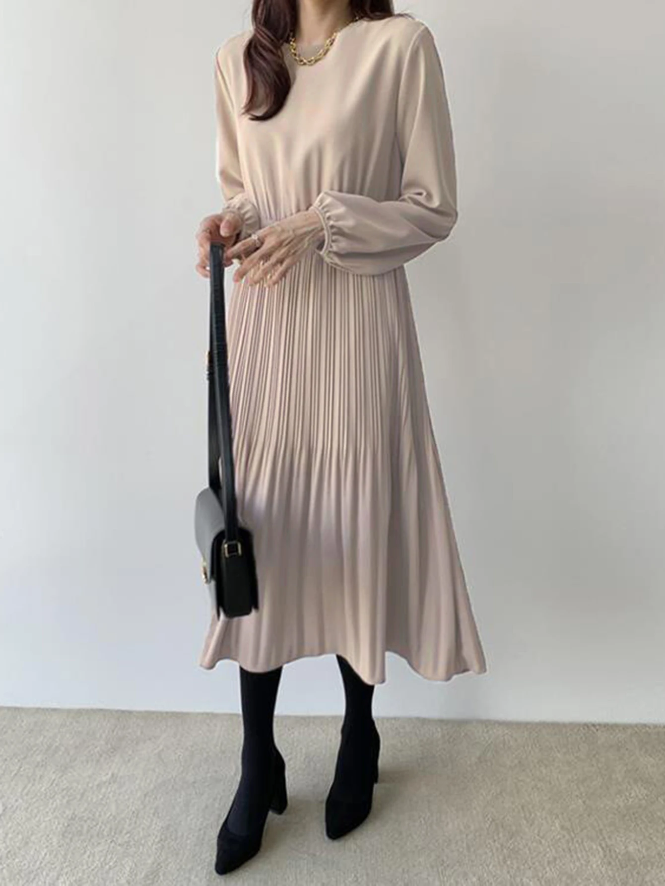 2025 Fashion Autumn Winter Chic Korean style New Elegant Lady waist slimming pleated long dress
