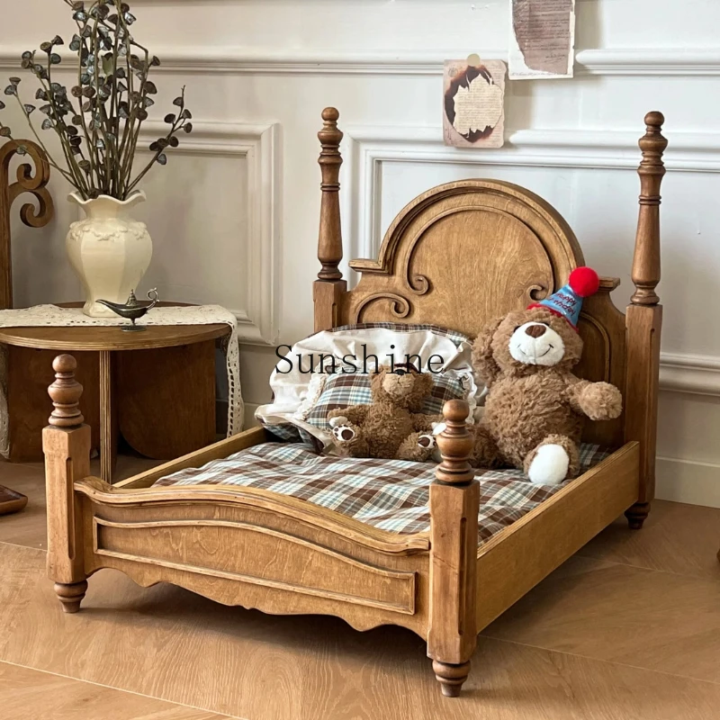 

Princess Anna Pet Bed Vintage Roman Post Kennel Cat All Seasons