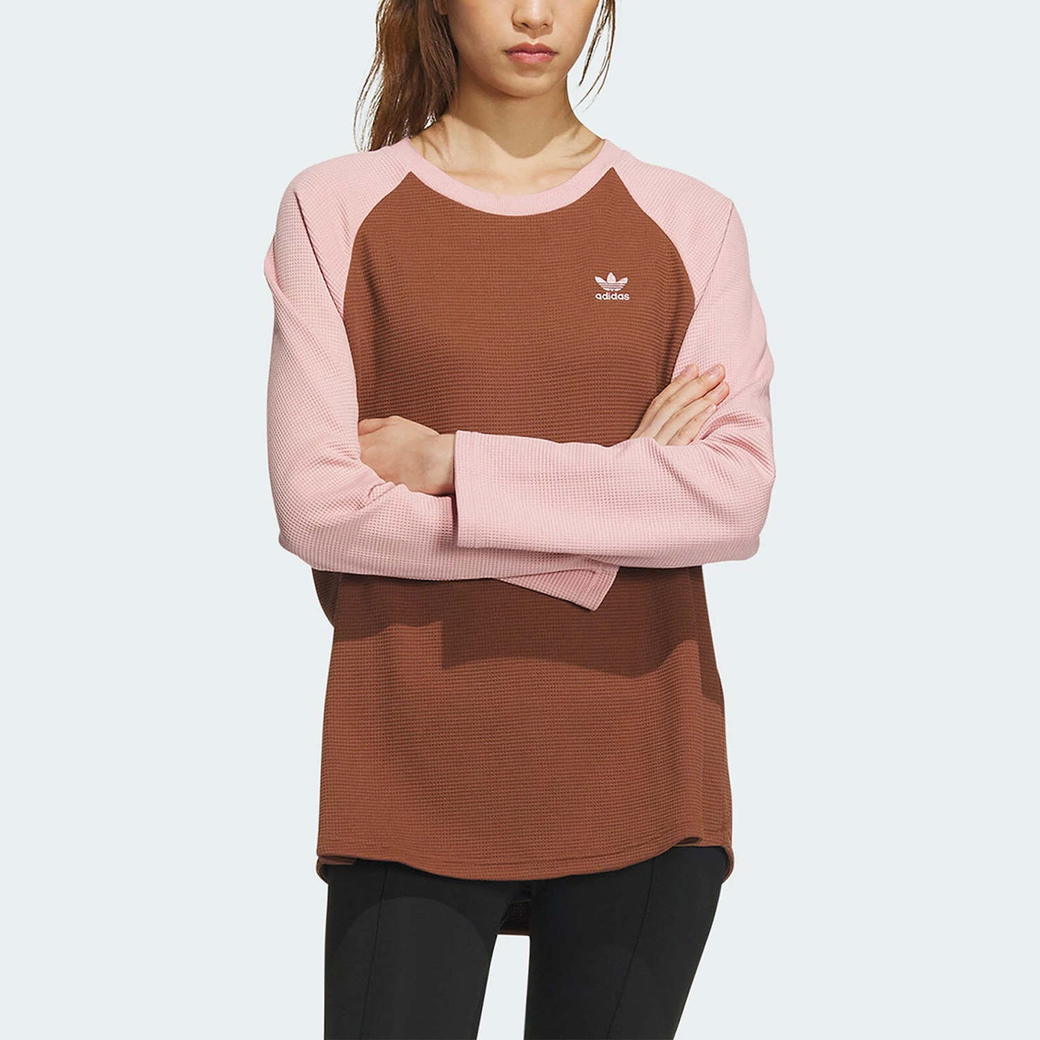 

Adidas genuine Three Stripes Women's Loose Classic Sport Long Sleeve T-shirt IZ1542