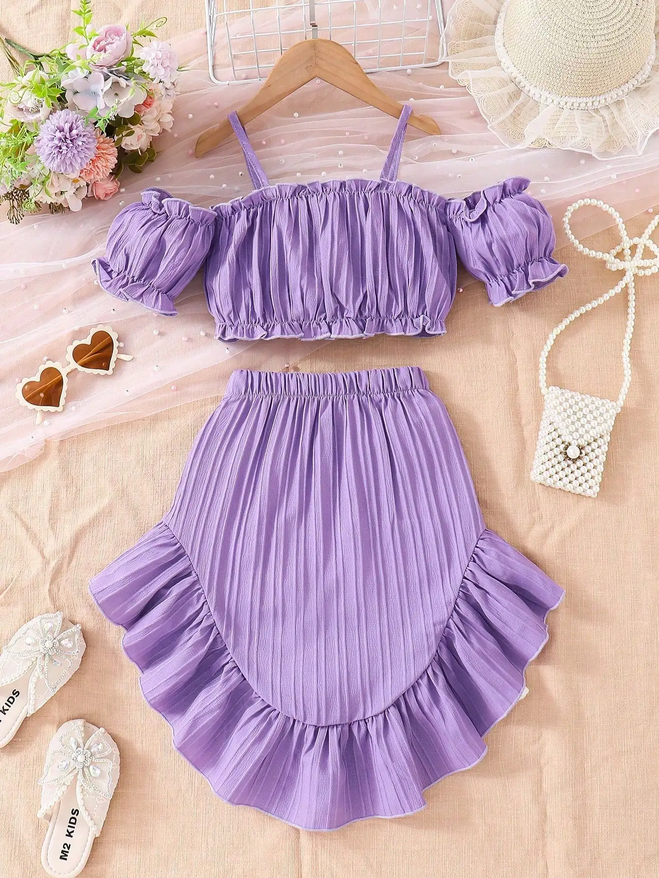 (6898)Romantic Holiday Outfit for Little Girls: Purple Off-Shoulder Puff Sleeve Top + Ruffled High-Waisted Skirt Two-Piece Set, Sweet, Slimming, and Playful, Suitable for Vacation Trips and Beach Parties, Suitable for Little Girls Aged 4-7, Spring and Summer.