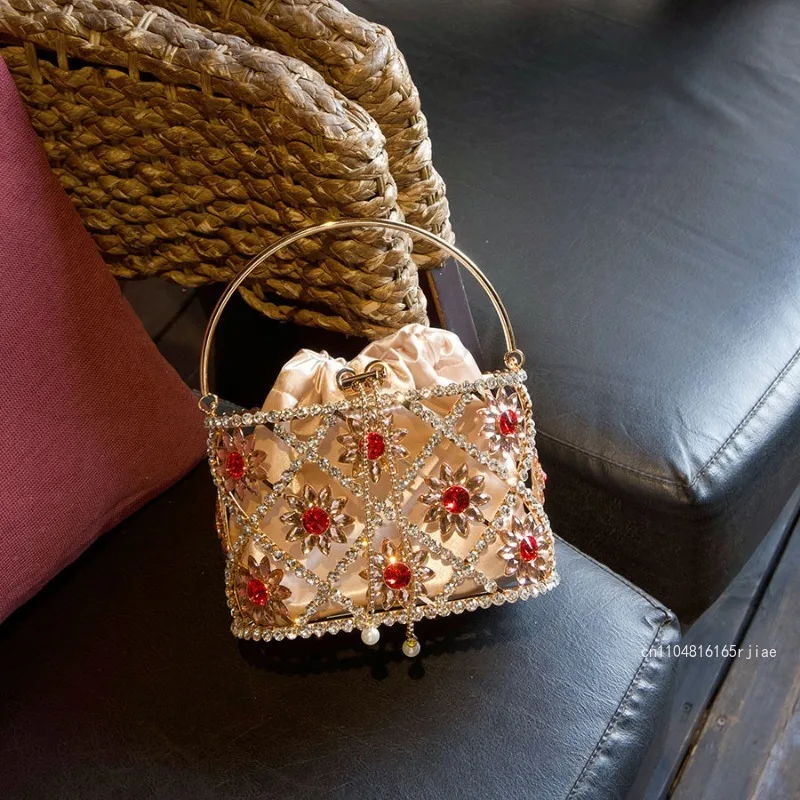 New High-end Banquet Bag Fashionable High-quality Hollow Out Handbag High-end Three-dimensional Flower Drawstring  Women's Bag