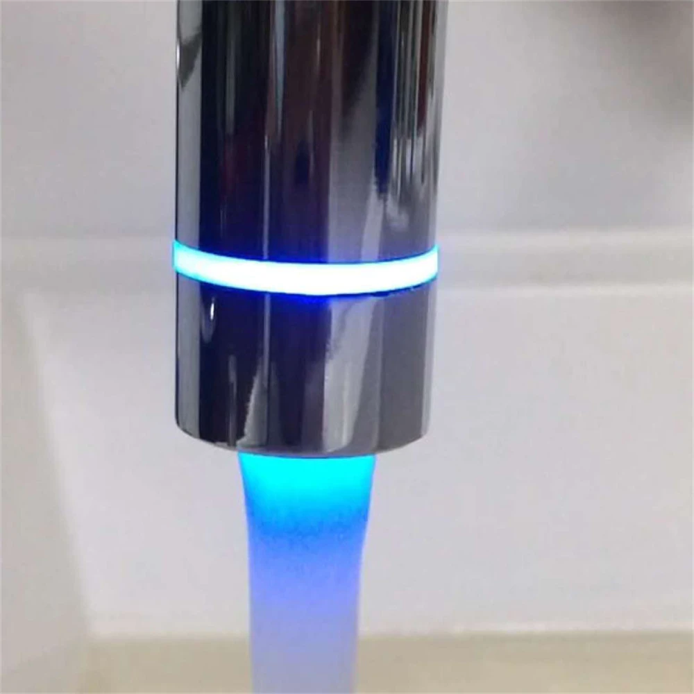 LED Faucet Light New All-copper Bubbler Colorful Luminous Color Temperature Control Three-color Splash Guard