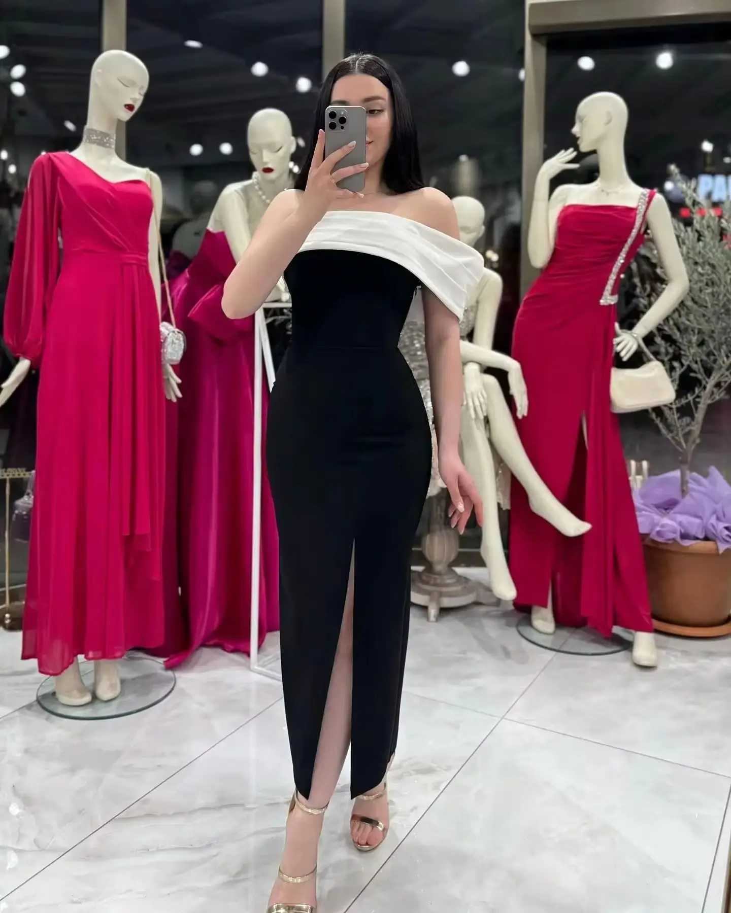 

Elegant Simple Off the Shoulder Evening Dresses Boat Neck Straight Bodycon Side Slit Cocktail Dress Vintage Pleats Dating Gowns