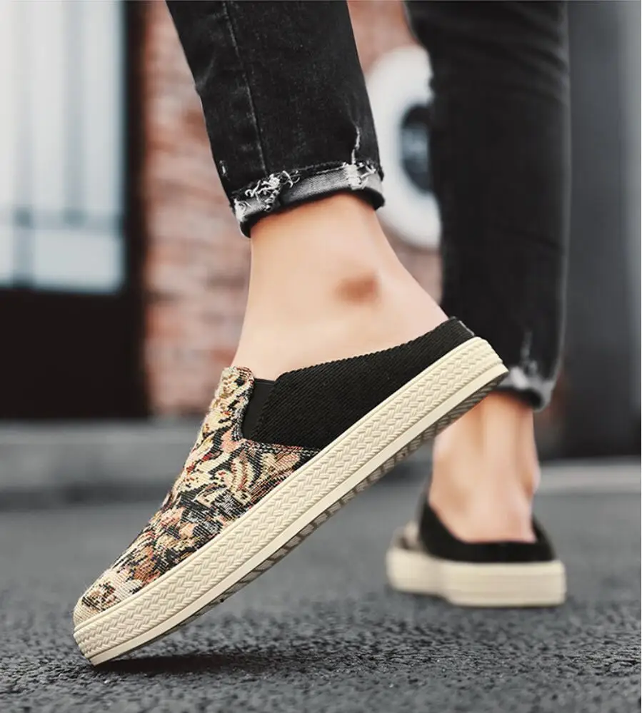 

Мужские летние тканевые тапочки, новые, дышащие, для улицы, с мягкой подошвой, повседневные, для вечеринок, сандалии, модные полутапочки, текстильная обувь.