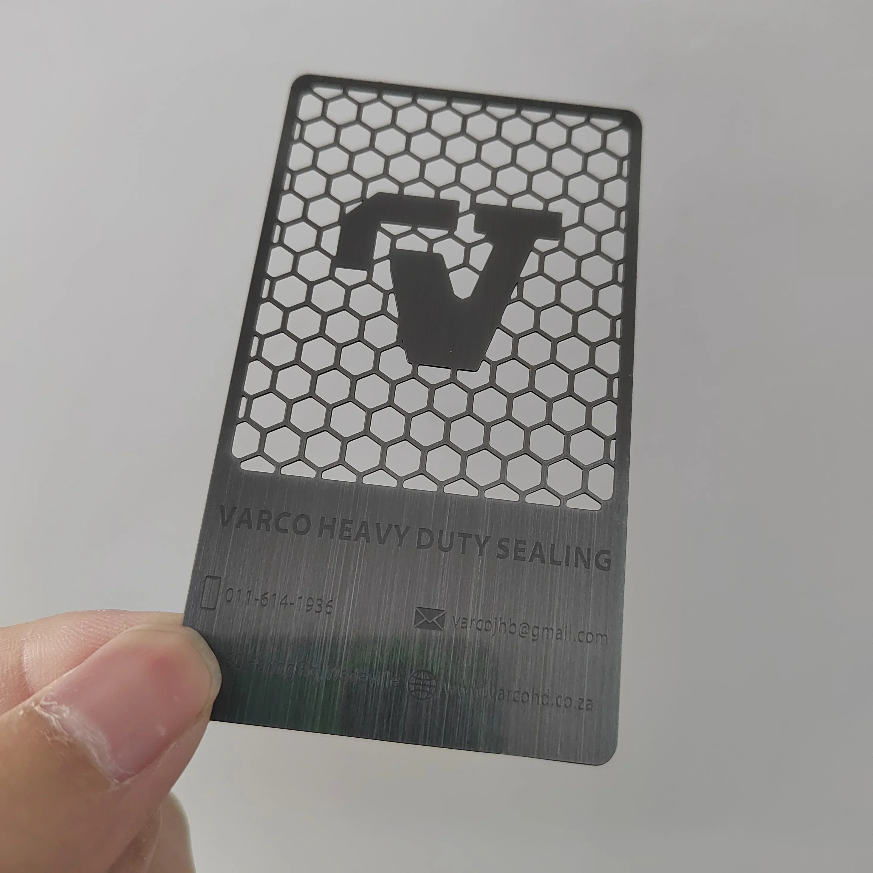 

Gun Black Metal Business Card Drawing Process Stainless Steel Laser Cutout Design Fashion Membership Card Metal Gift Card