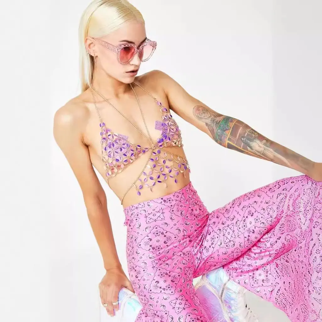 

MW3157 Leaf Shape Sequin Vest European American Style V-Neck Hanging Neck Wrapped Chest Top Small Body Chain Women's Fashion