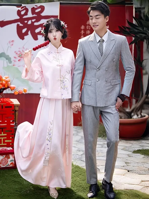 新しい中国式結婚式ドレスセット-ピンクのお祝いの花嫁衣装-高級感あふれる伝統的な中国式ウェディング衣装