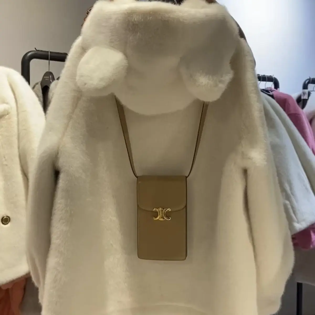 2024 Internet Celebrity Little Bear Ear New Fashion Big White Bear Outer Wear Original Gold Diao Velvet Warm Medium Long Coat