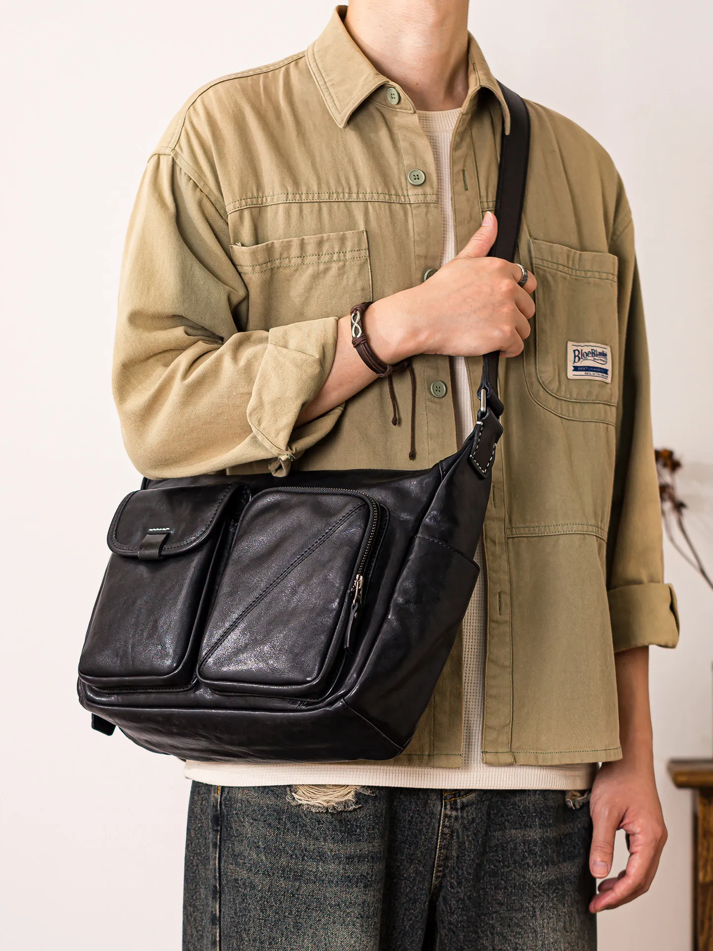 

Мужская сумка-мессенджер из натуральной кожи ручной работы, многофункциональная, с несколькими карманами, для работы на открытом воздухе, черная, класса люкс.