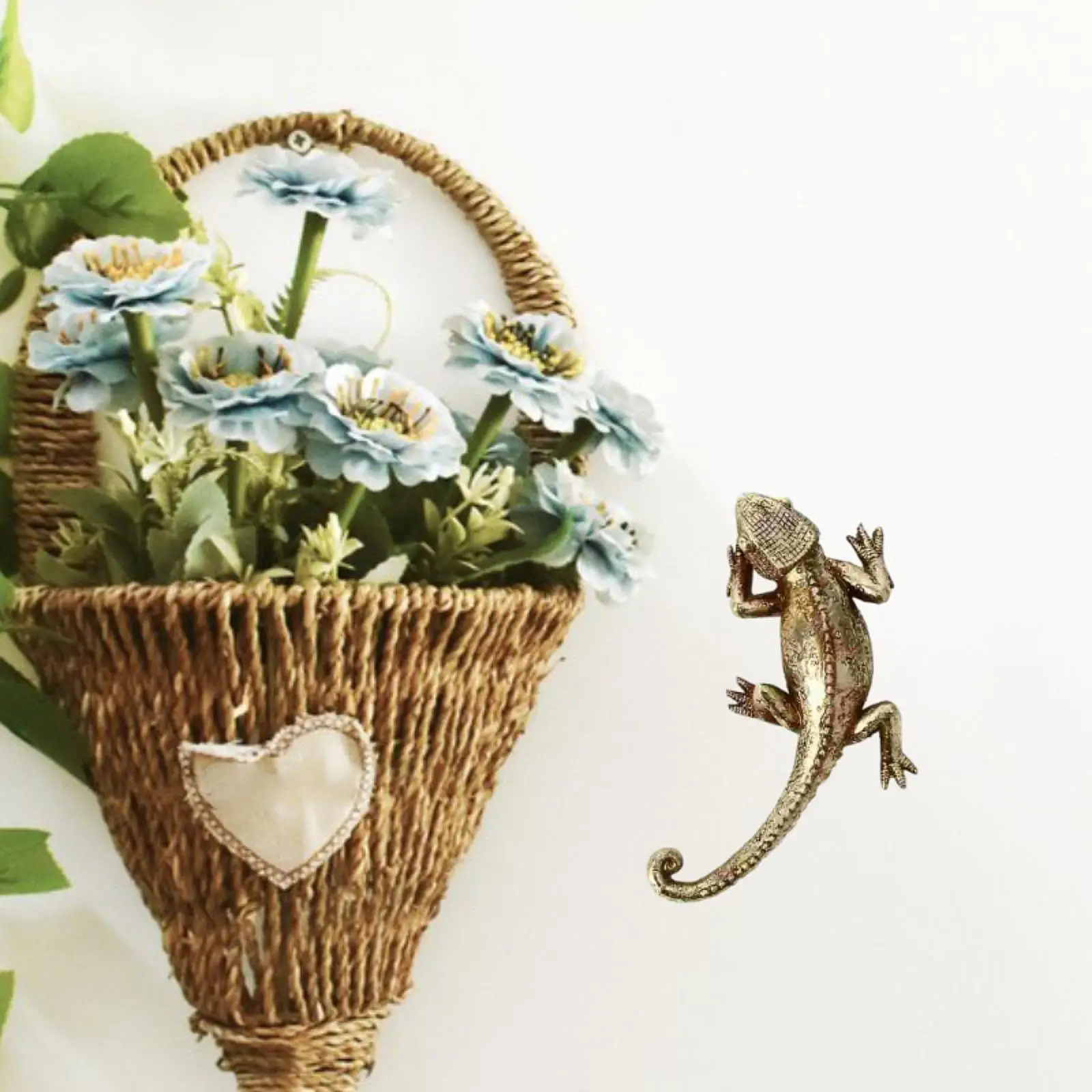 

Gecko Wall Decor Resin Art Display Accent Outdoor Artwork Lizard Hanging