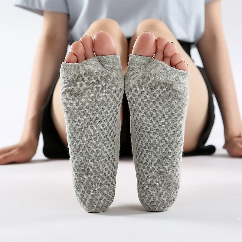 Two Toe Backless Yoga Socks Women Non-Slip Fitness Workout Pilates Socks Ladies Breathable Sports Ballet Dance Slippers for Gym
